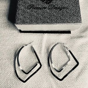 Pristine Pair of Premier Designs Earrings